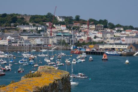 10. Guernsey: 80,42 Jahre alt